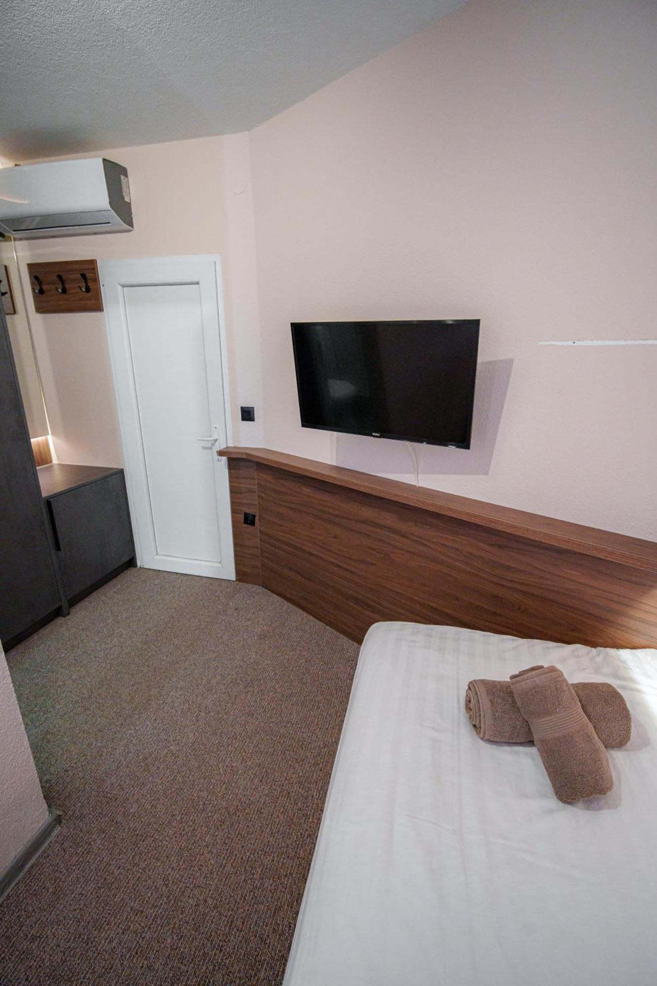 Binta Hostel Vranje Ngoại thất bức ảnh